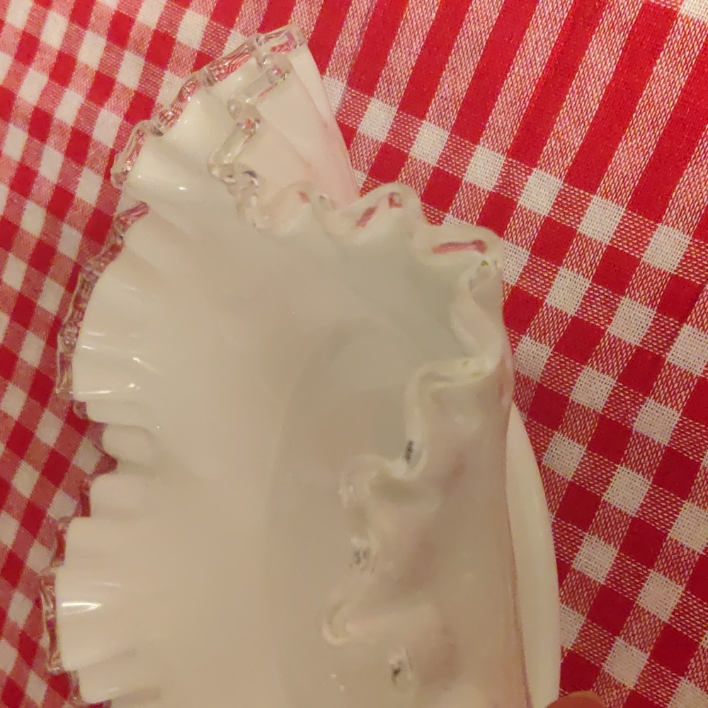 10” White Milk Glass Bowl With Clear Silvercrest Ruffled Edge Vintage! - Picture 7 of 7